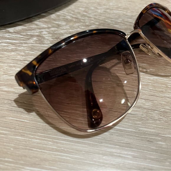 Michael Kors sunglasses Griffin with case - Picture 6 of 8